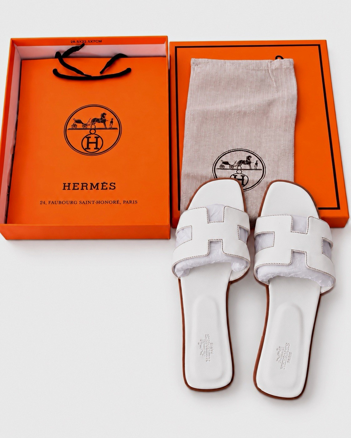 Hermès Women’s White Logo Leather Slide Sandals Slip-On US 10.5 EU 41