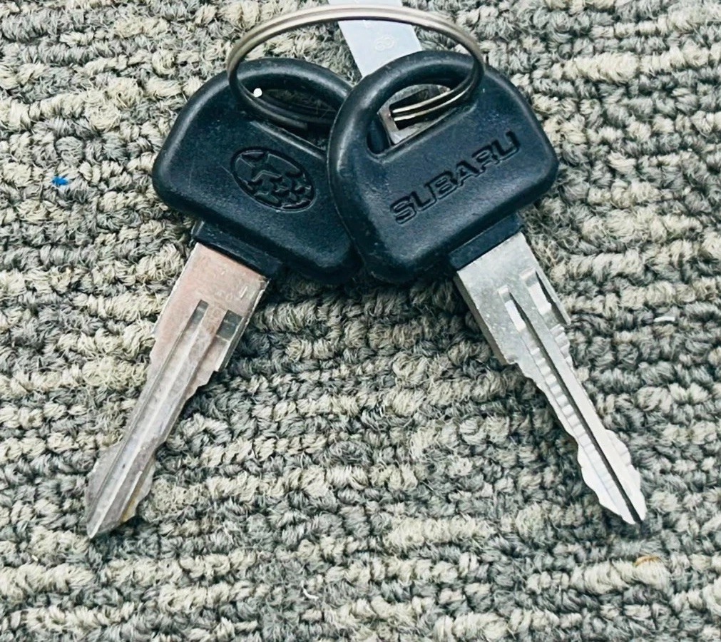 Genuine Subaru Car Keys Pair Vintage 1990s 2000s Impreza Legacy Forester 0503916