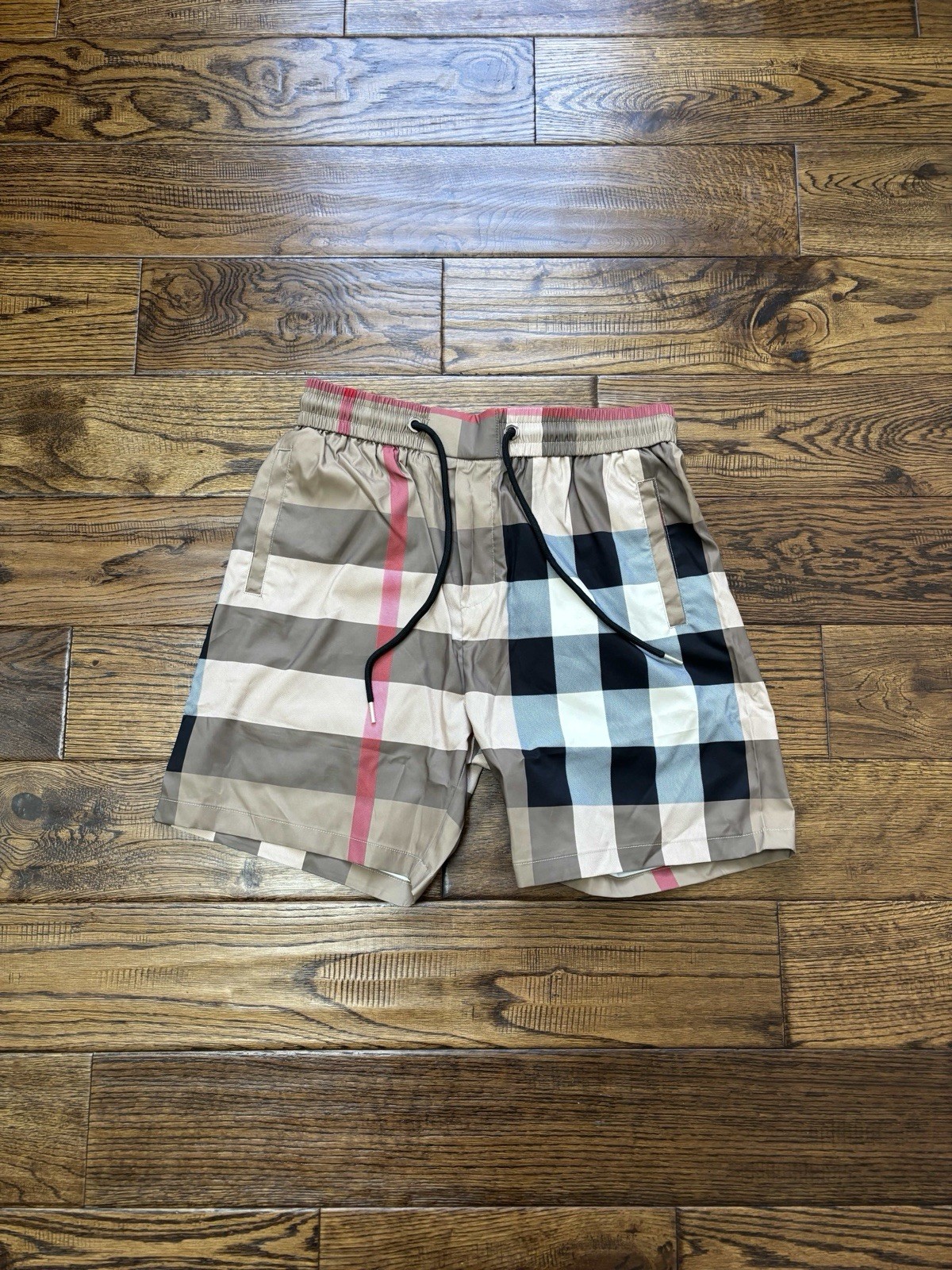 Burberry Men’s Checkered Drawstring Shorts Burberry Men’s Checkered Drawstring Shorts