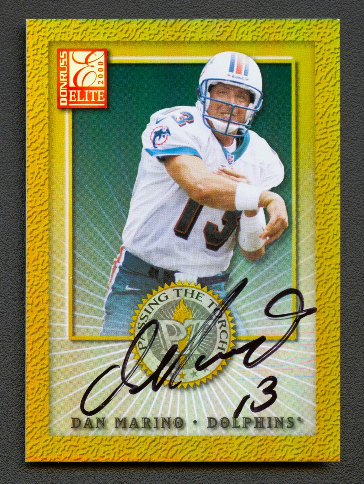 DAN MARINO 2000 DONRUSS ELITE PASSING THE TORCH DOLPHINS AUTO AUTOGRAPH SP /100 DAN MARINO 2000 DONRUSS ELITE PASSING THE TORCH DOLPHINS AUTO AUTOGRAPH SP /100