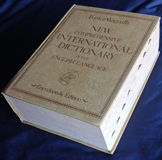 Funk & Wagnalls New Comprehensive Intl Dictionary Hardcover Encyclopedic 1978