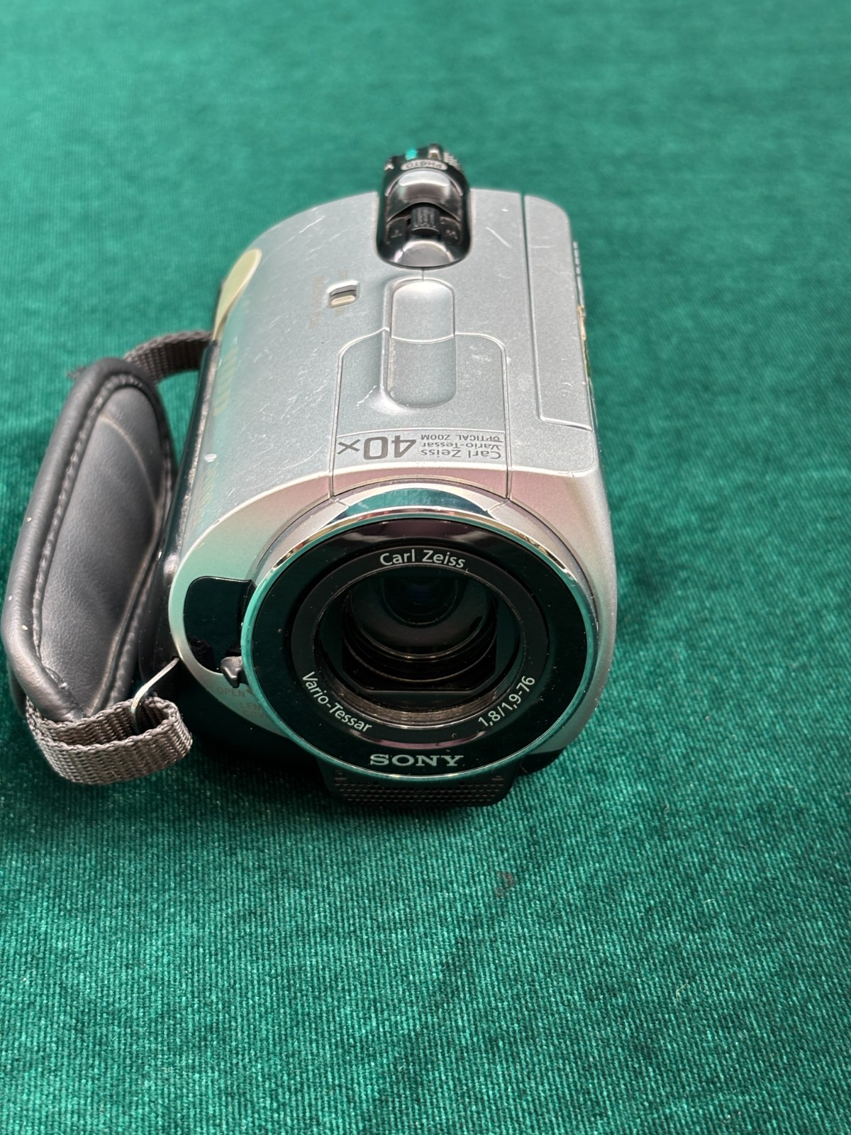 Sony DCR-SR32E Digital Video Camera Recorder Sony DCR-SR32E Digital Video Camera Recorder
