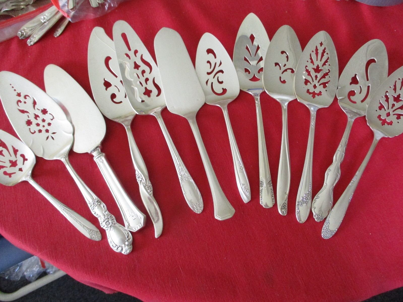 (12) Silverplate dessert Serving Pieces, Mixed Lot   19 #C