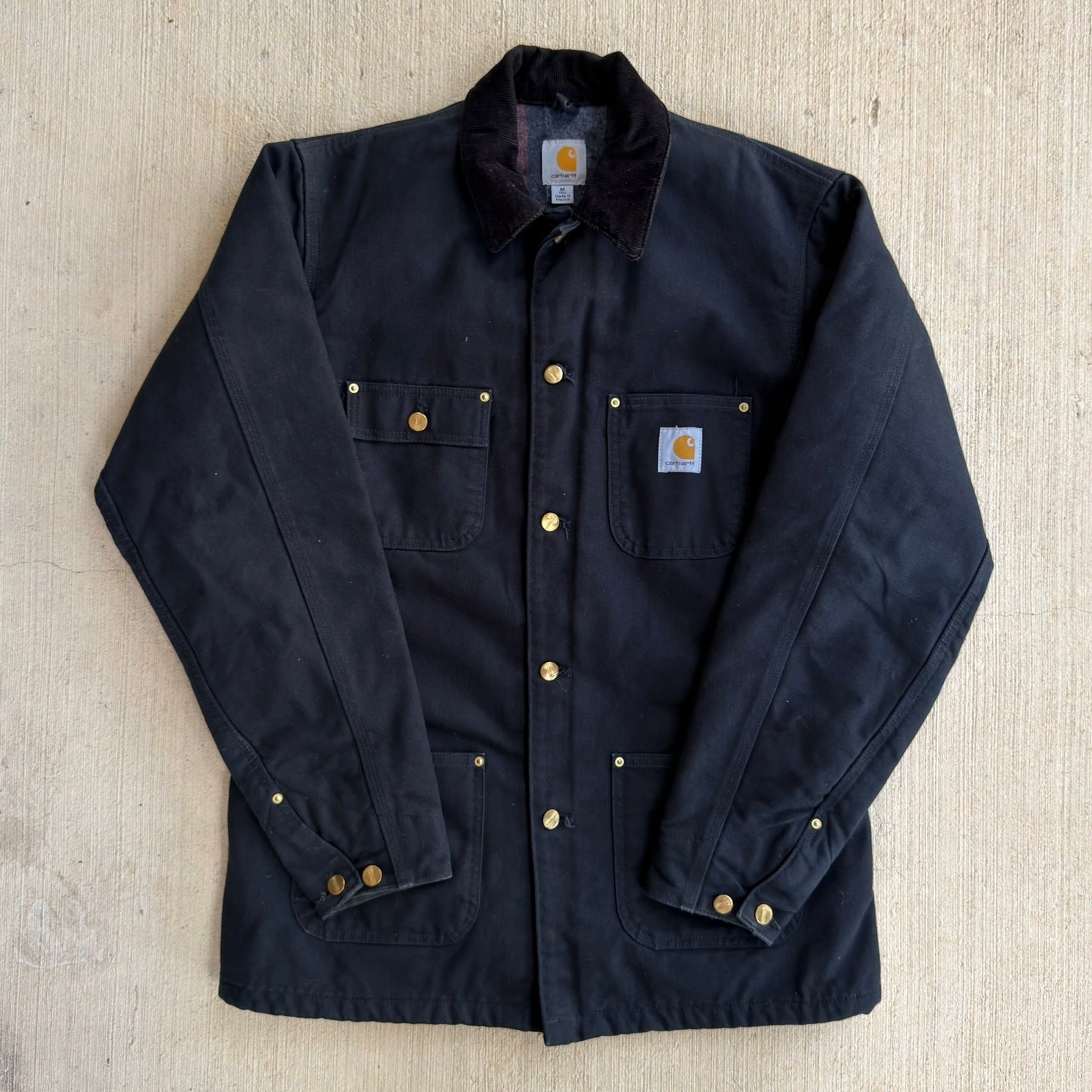 Carhartt C001 black chore work wear jacket Medium Carhartt C001 black chore work wear jacket Medium
