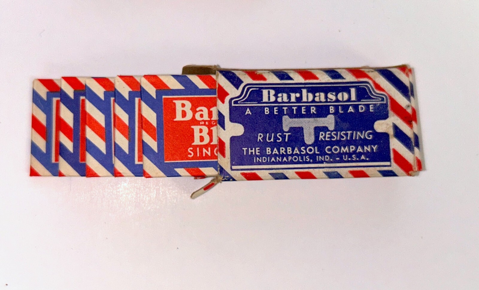 5 Vtg BARBASOL Safety Razor Single Edge Blades wrapped in original Box. 5 Vtg BARBASOL Safety Razor Single Edge Blades wrapped in original Box.