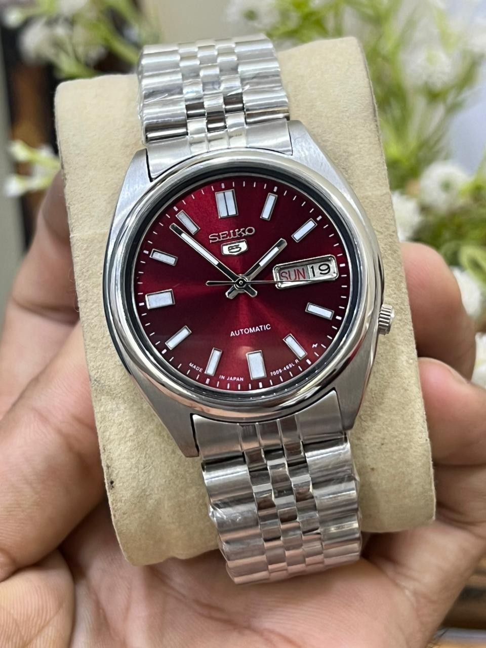 Seiko 5 Automatic Cherry Red Mens Dial Watch Japan Made 7009 Seiko 5 Automatic Cherry Red Mens Dial Watch Japan Made 7009