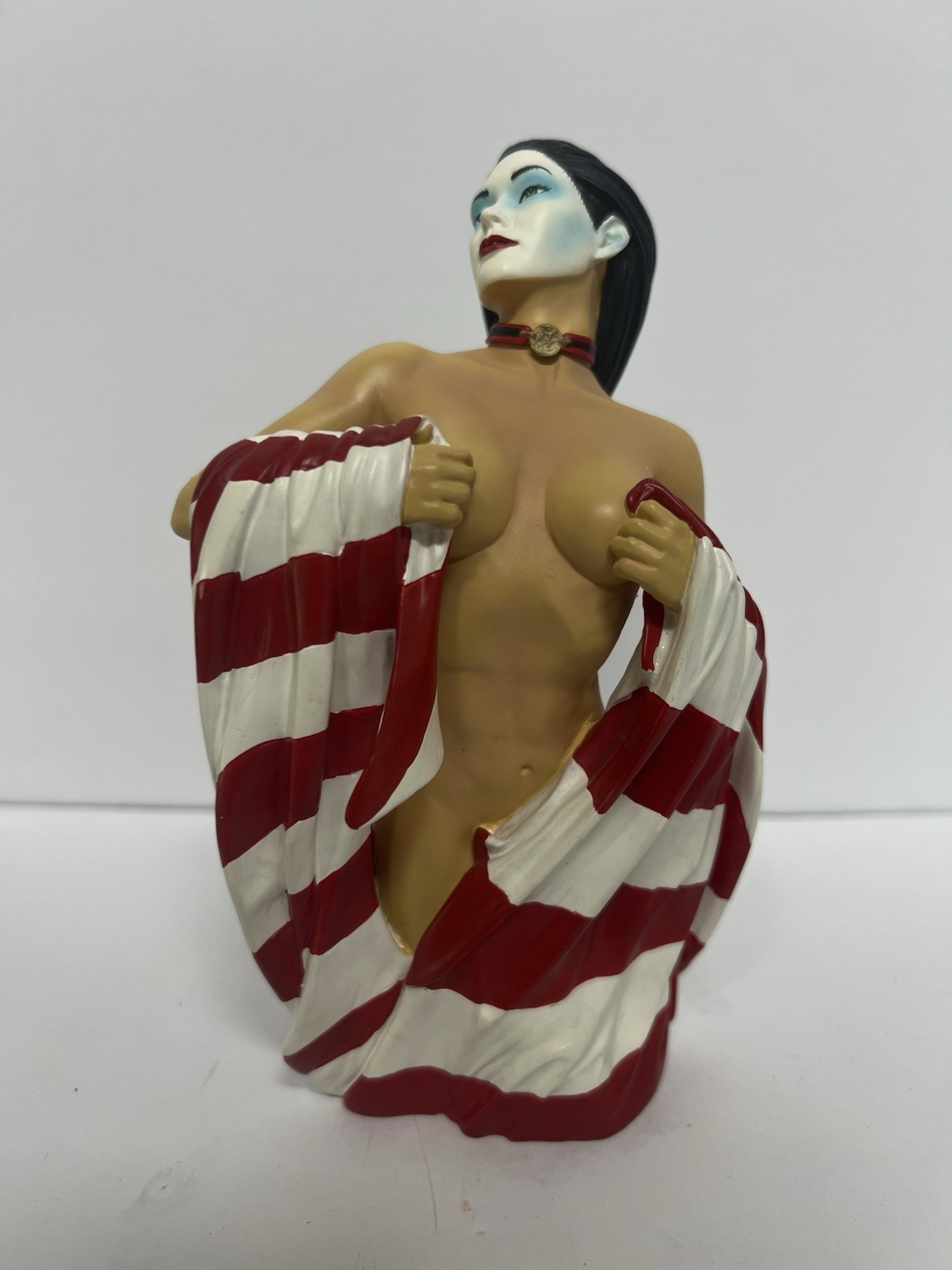 SHI Limited Edition Mini Bust #348/2500 Dark Horse