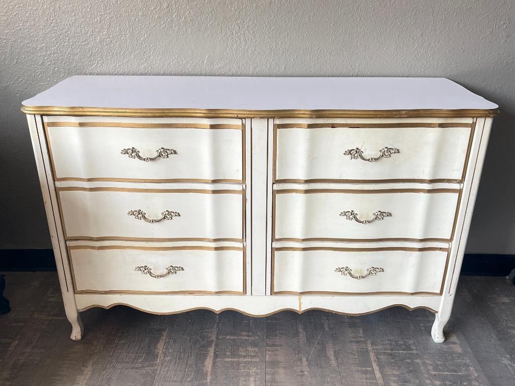 Vintage French Provincial 6 Drawer Dresser 31\ Vintage French Provincial 6 Drawer Dresser 31\