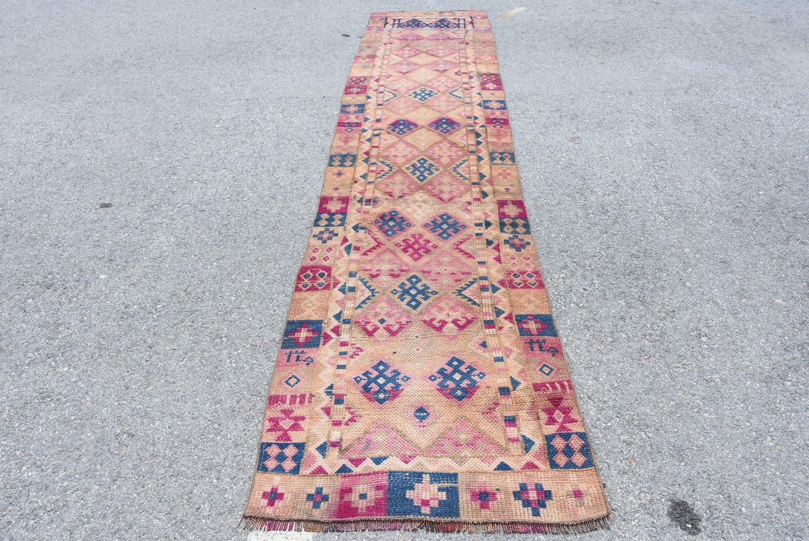 Turkish Vintage Rug 2,5x11,9 ft (77x364 cm), Herki Red Ombré Rug