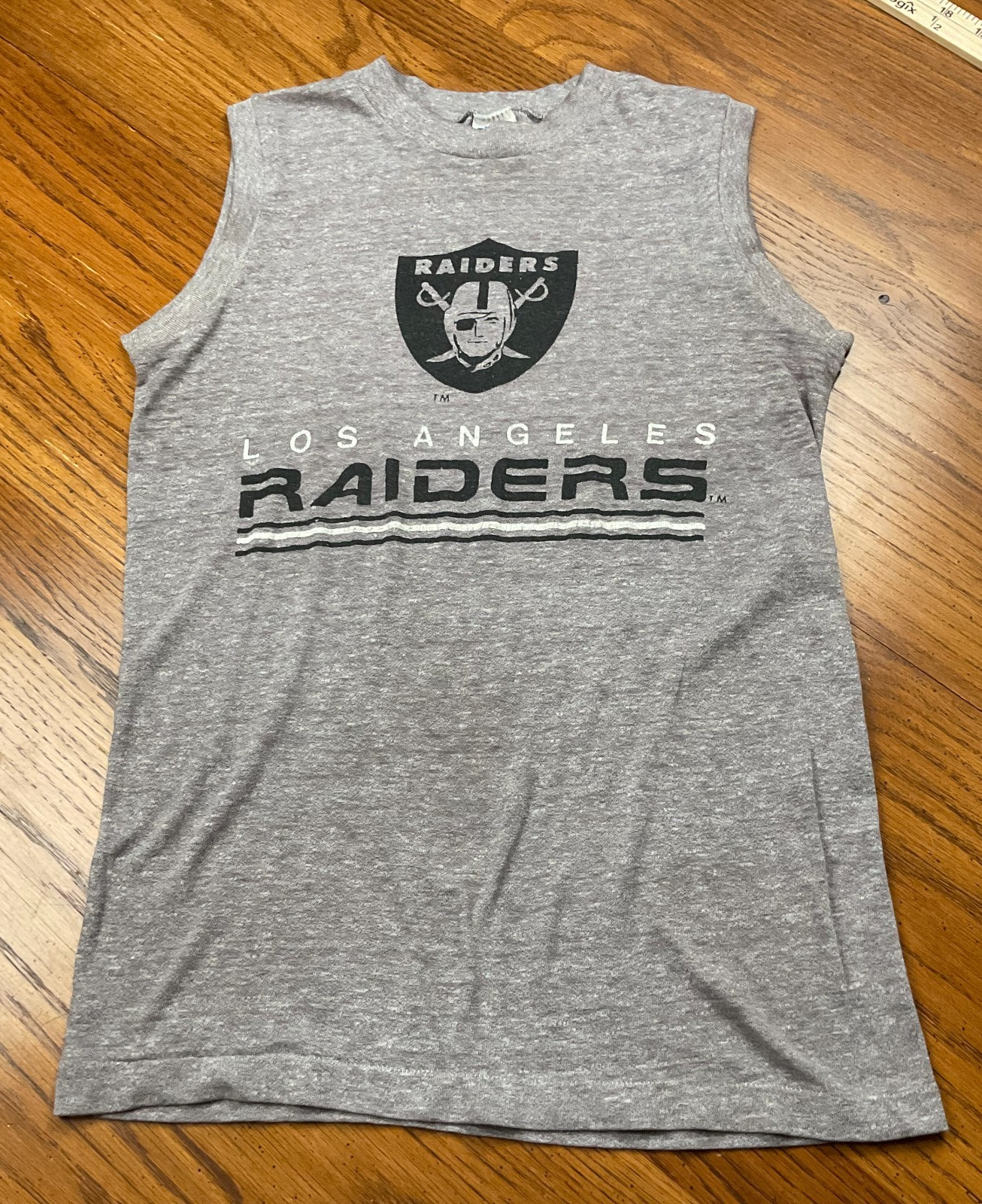 Vintage Men\'s Champion LOS ANGELES RAIDERS Tank Top PAPER THIN Gray Sz SMALL Vintage Men\'s Champion LOS ANGELES RAIDERS Tank Top PAPER THIN Gray Sz SMALL