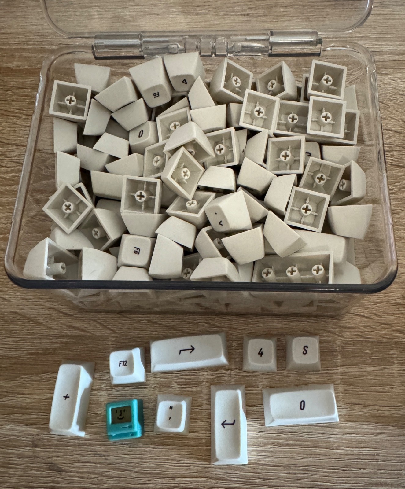 Retro Macintosh style keycaps set