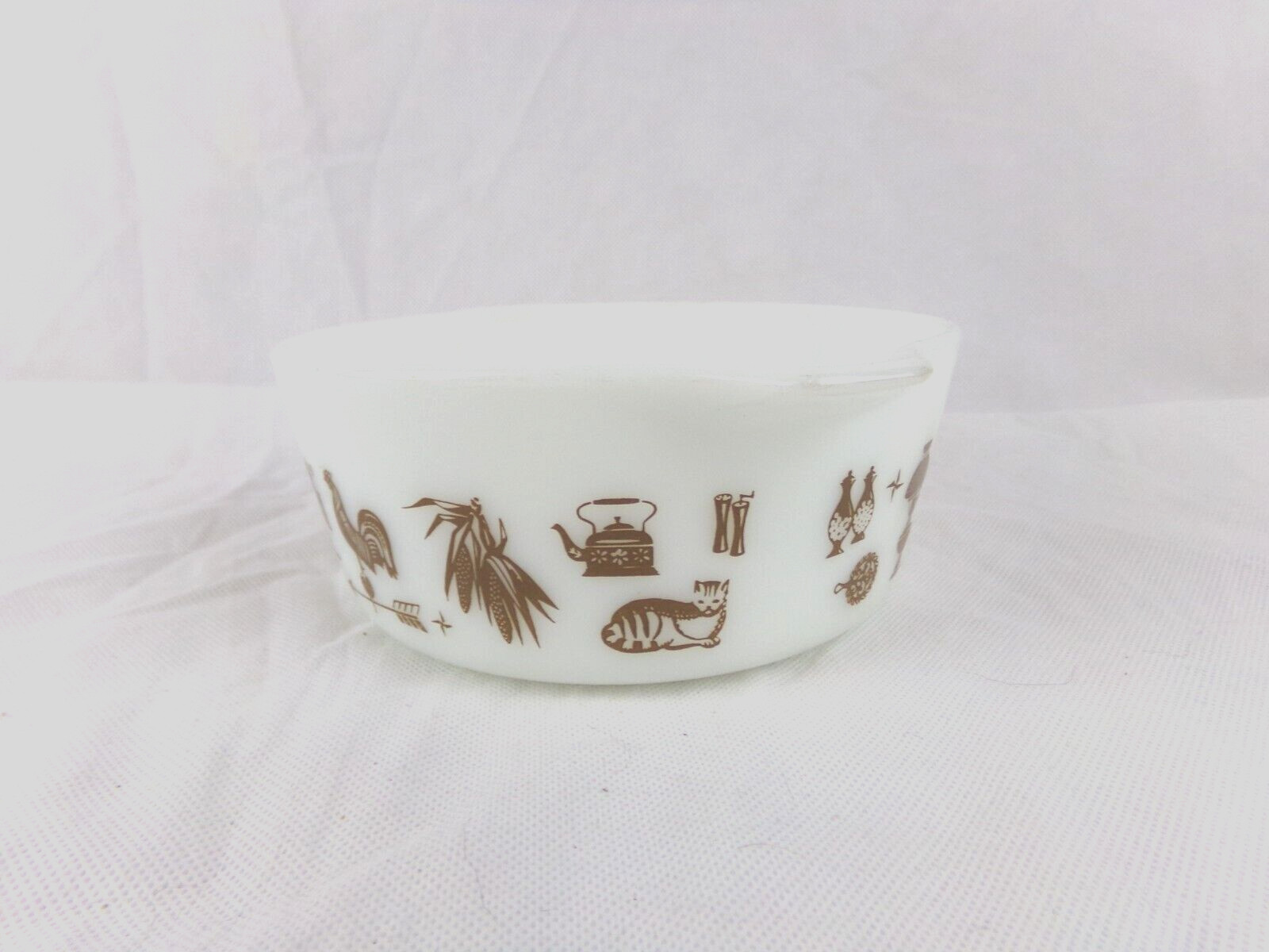 Pryex Early America Eagle Mixing Bowl Eagle Rooster Bowl White and Brown