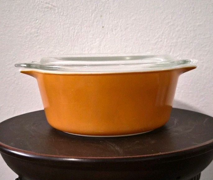 Vintage Pyrex 472 1.5 pt Dark Orange Round Casserole Dish w/ Clear Glass Lid