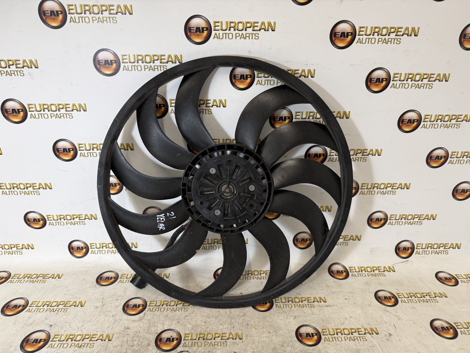 2018 - 2023 LAND ROVER RANGE ROVER VELAR COOLING RADIATOR FAN BLADE & MOTOR OEM