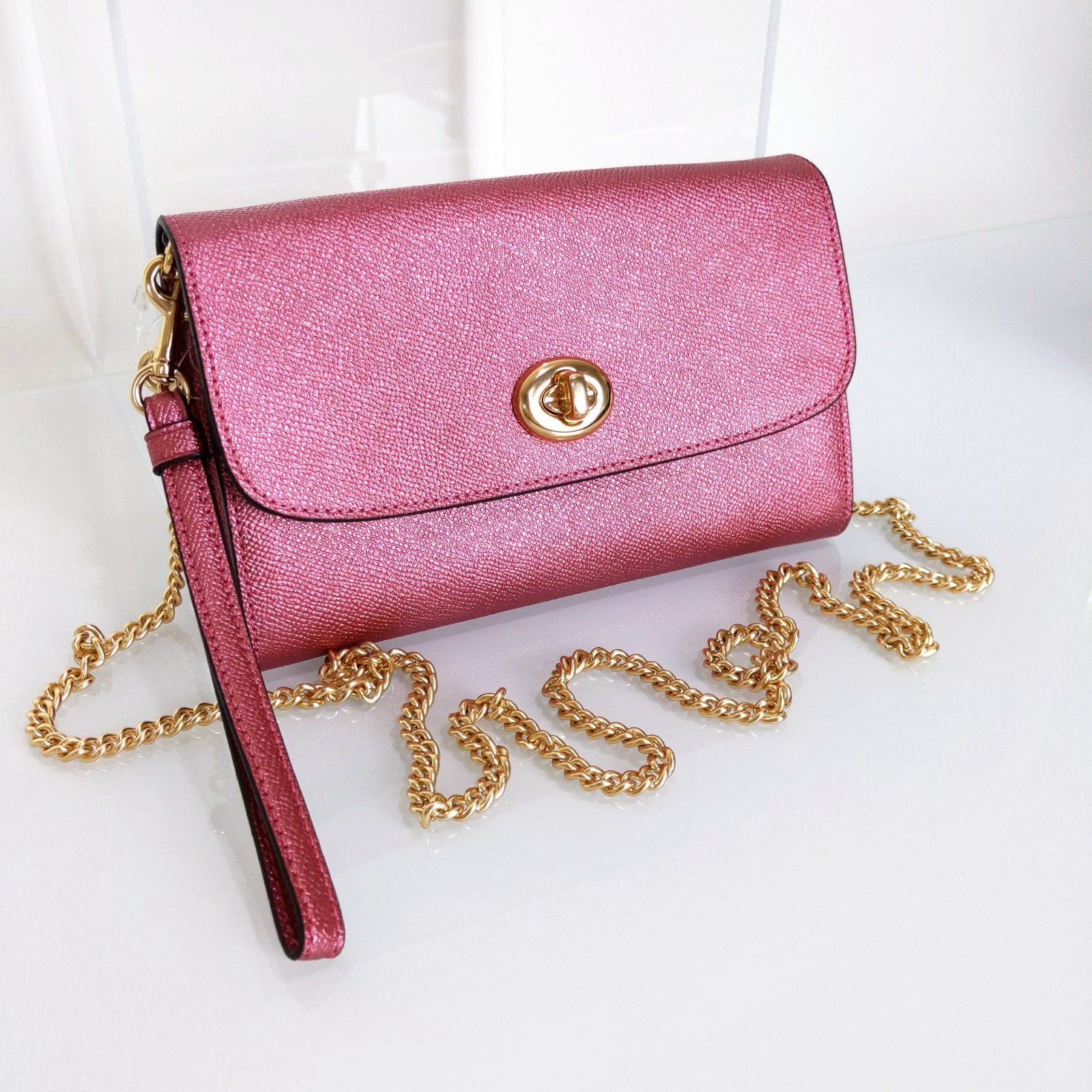 $250 NWT Coach Leather Chain Crossbody Bag Wristlet Metallic Blush Pink $250 NWT Coach Leather Chain Crossbody Bag Wristlet Metallic Blush Pink