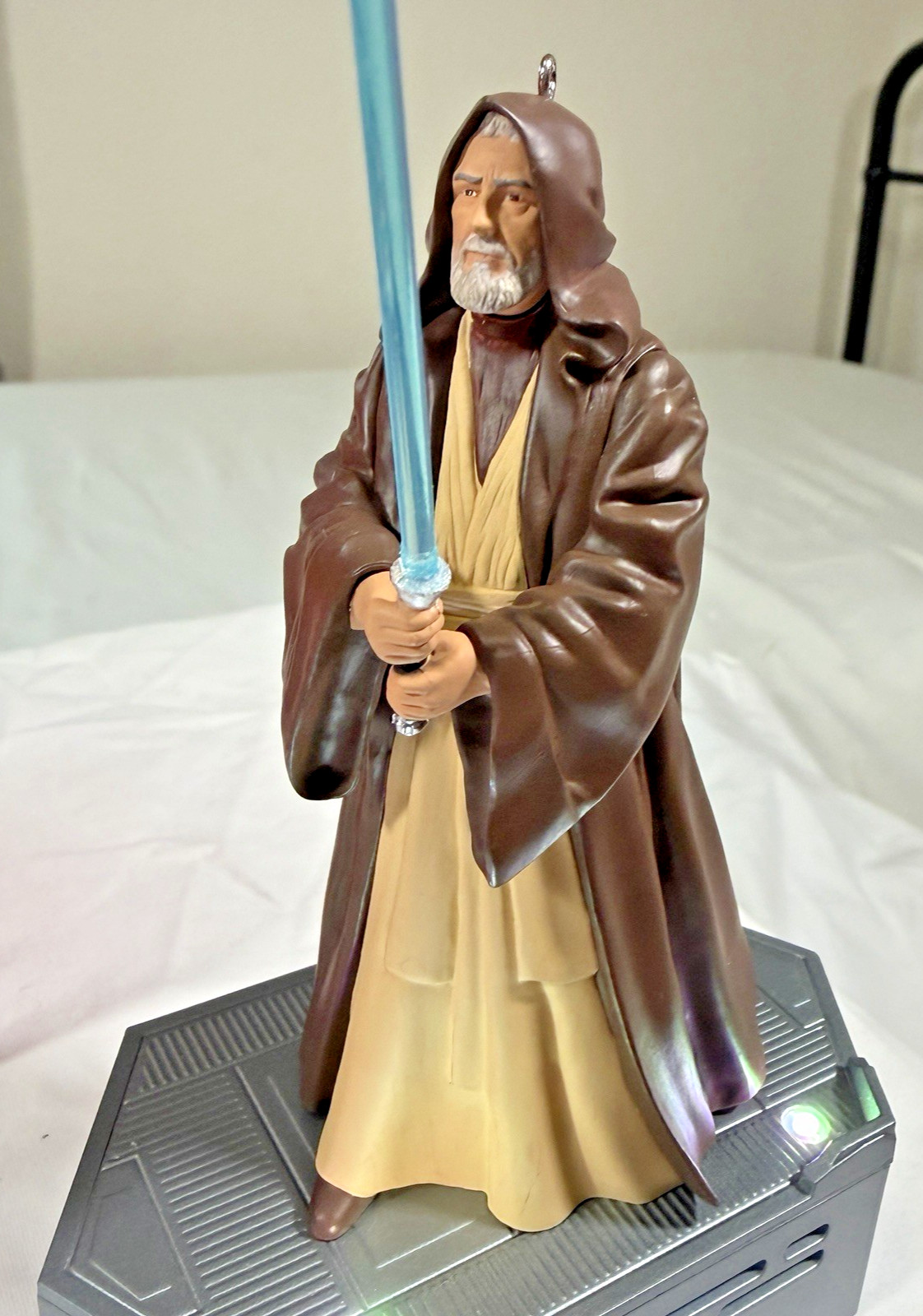 Hallmark 2022 Star Wars Obi-Wan Kenobi Storytellers Light Sound Ornament