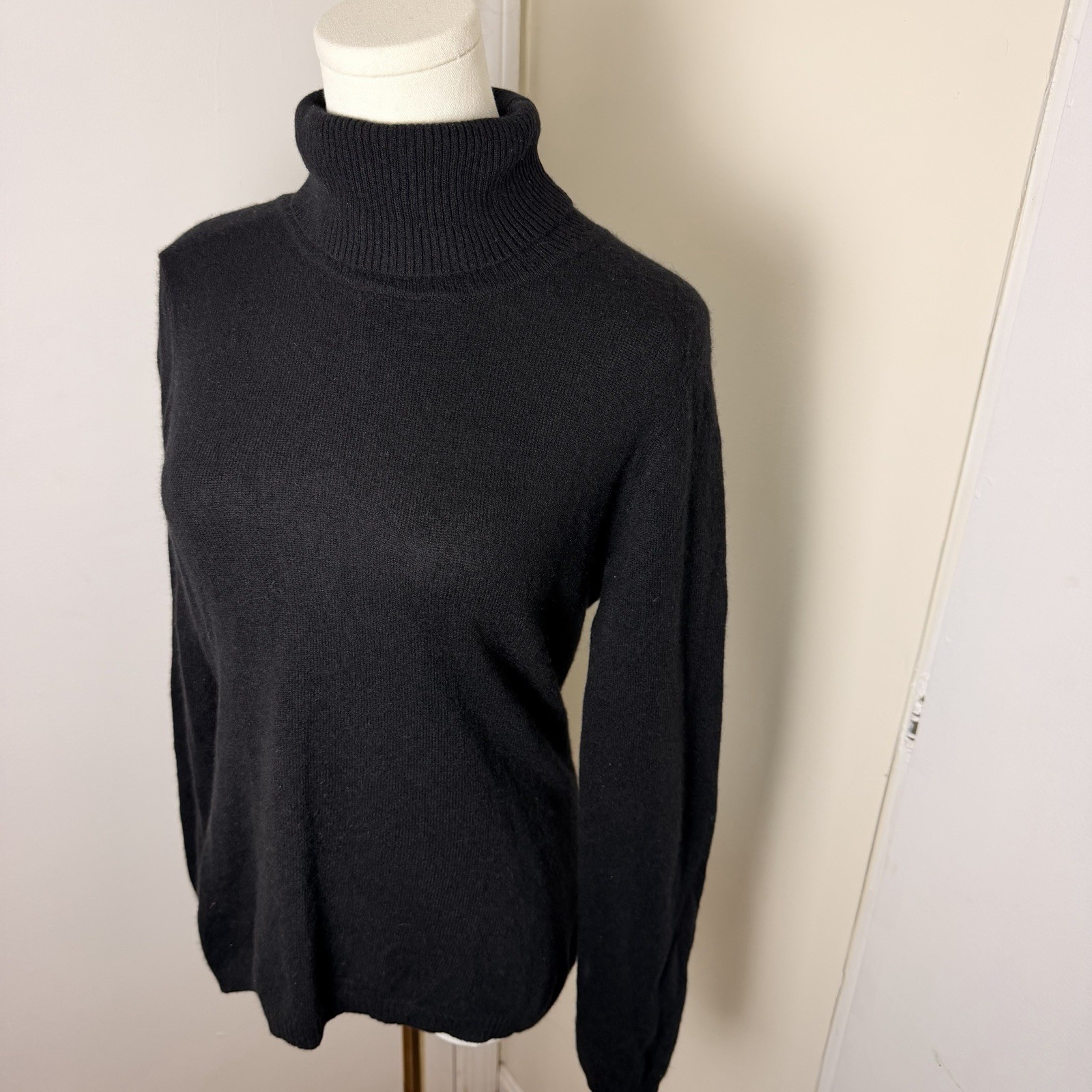 Qi Cashmere 100% Women\'s Black Knit Turtleneck Long Sleeve Pullover Sweater Sz M