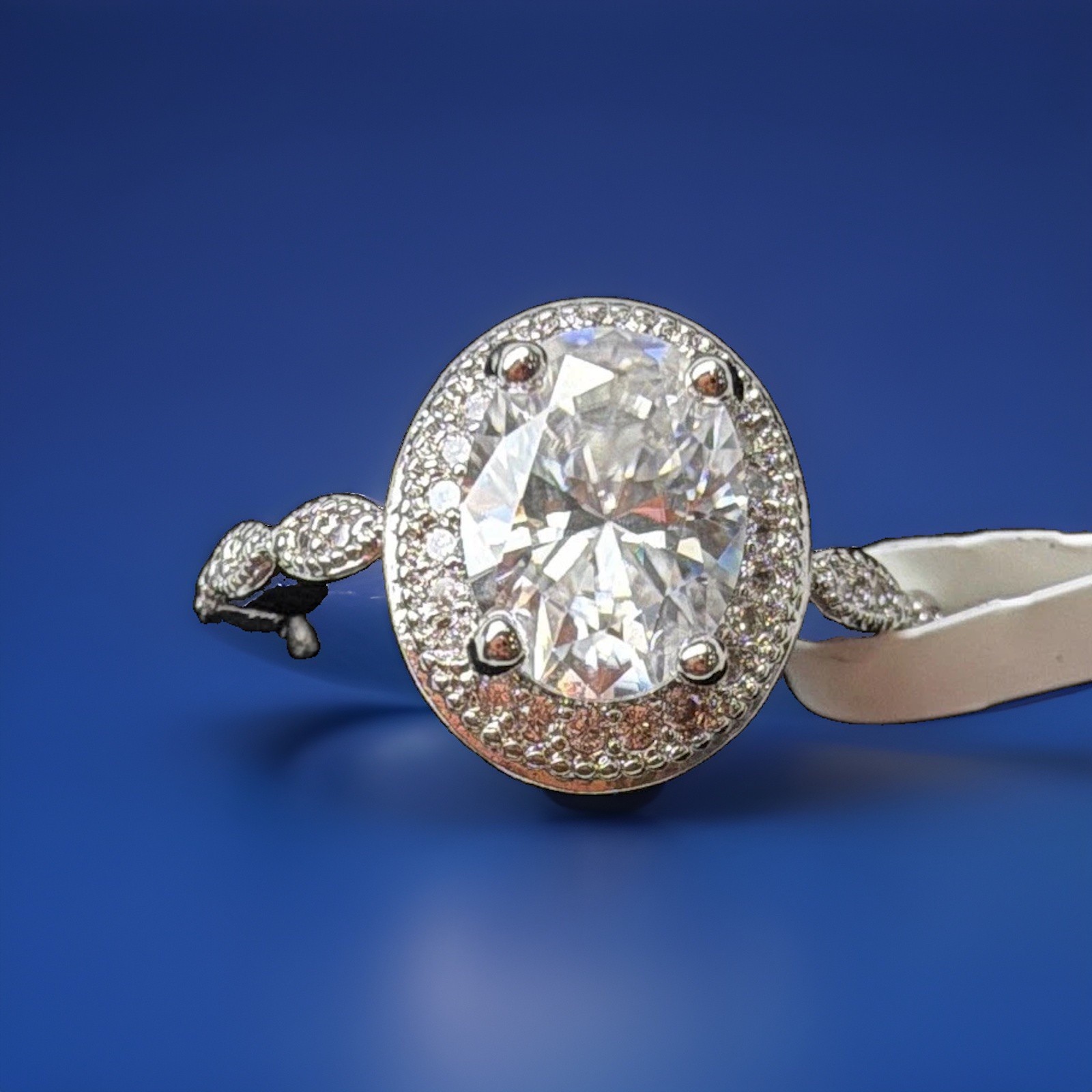 Oval Moissanite Halo Engagement Ring 1.5ct Size 6 Silver Plated 2mm Oval Moissanite Halo Engagement Ring 1.5ct Size 6 Silver Plated 2mm