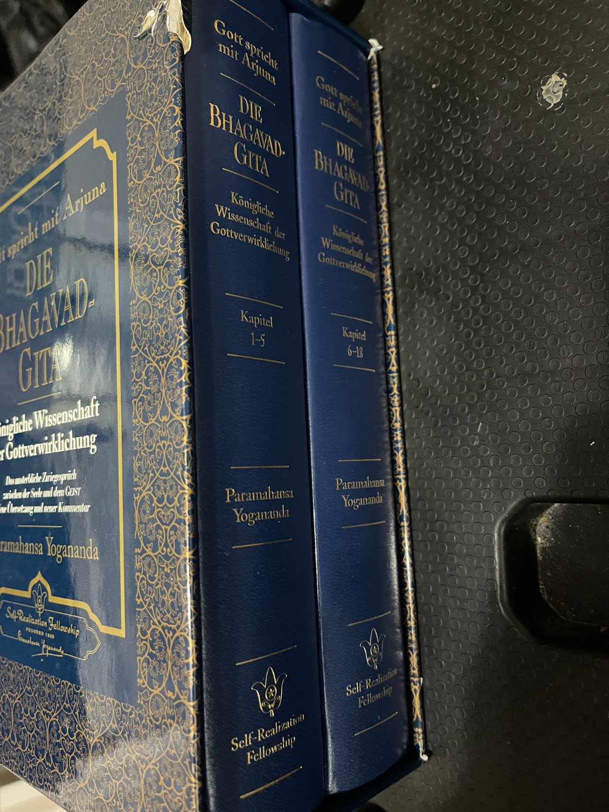 Die Bhagavad Gita by Paramahansa Yogananda (German) HARDBACK 9780876120323