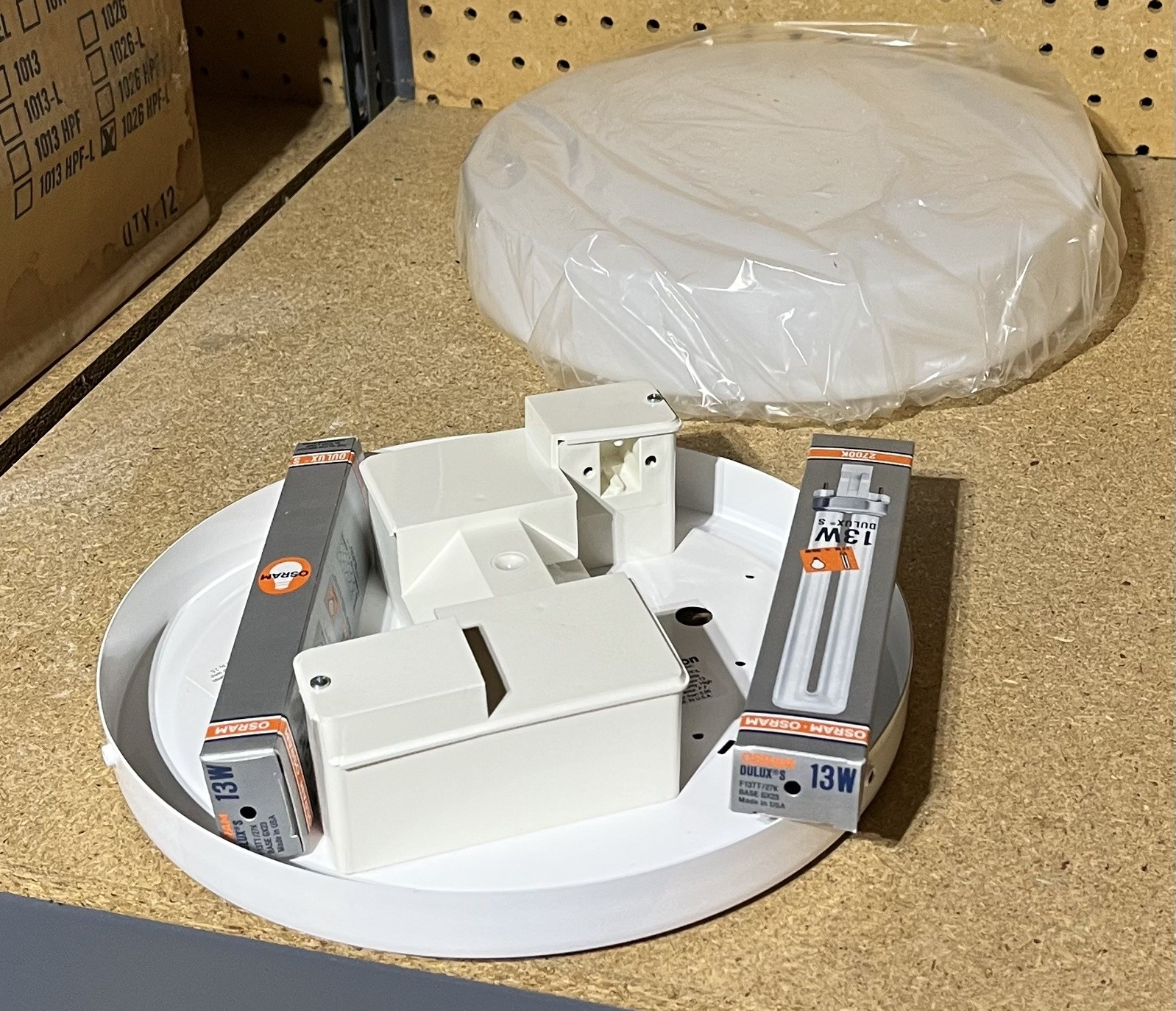 24 NIB Enertron Technologies Ceiling Light Fixtures Model 1026 HPF-L – NOS