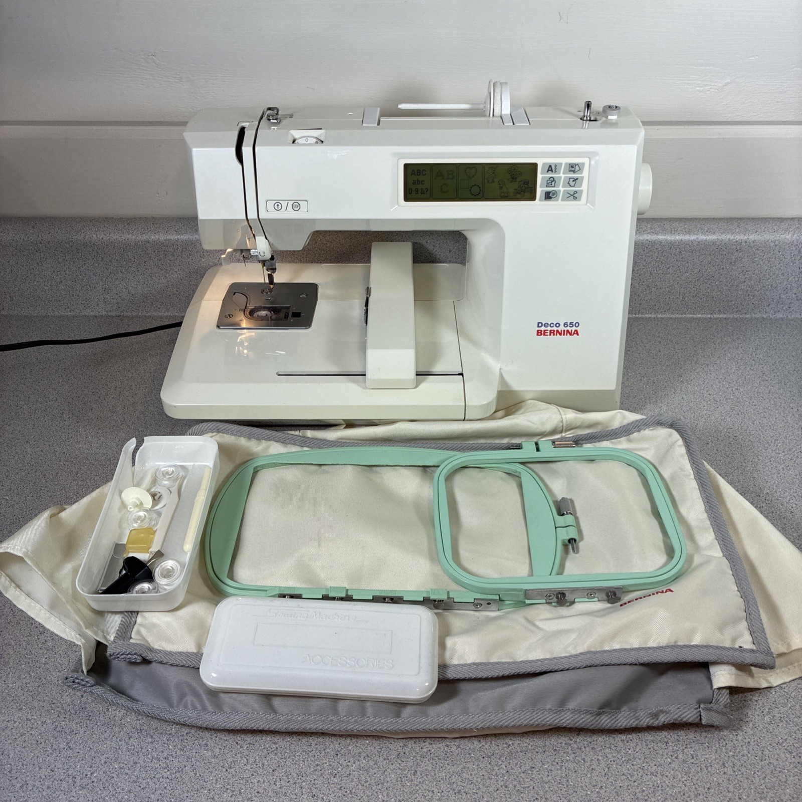 Bernina Deco 650 Computerized Embroidery Machine Sewing Lot Kit Set Hoop Vtg