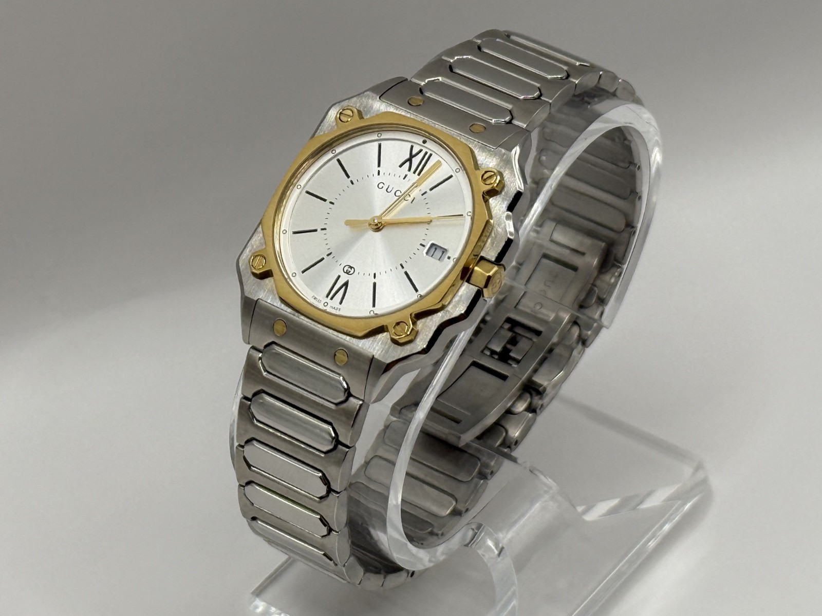GUCCI G-Flat Quartz Stainless Steel 30MM Silver Dial Women's Watch YA166506