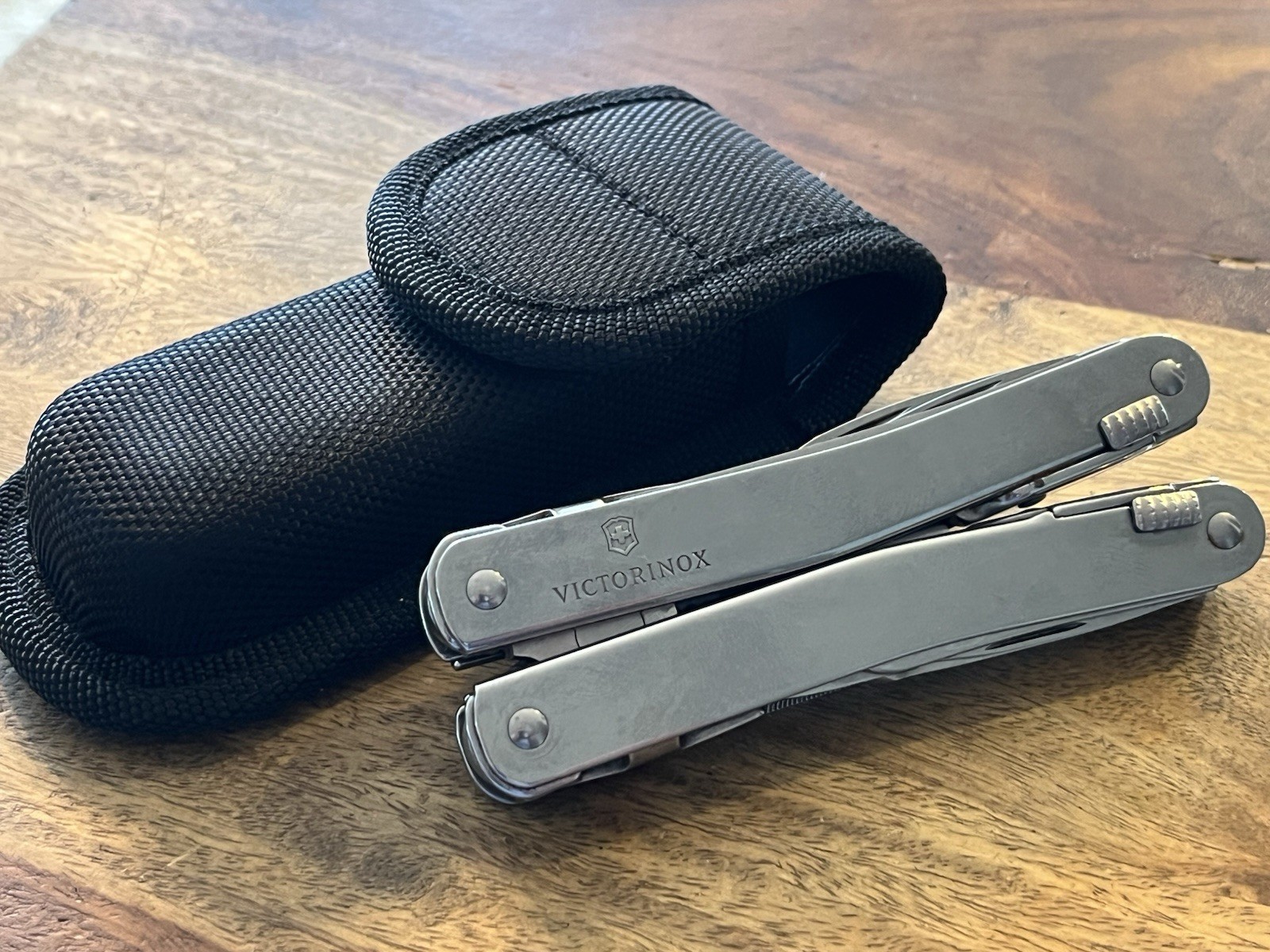 Victorinox Swiss Tool Spirit X Multi Tool, 24 Functions Very Nice w/New Sheath