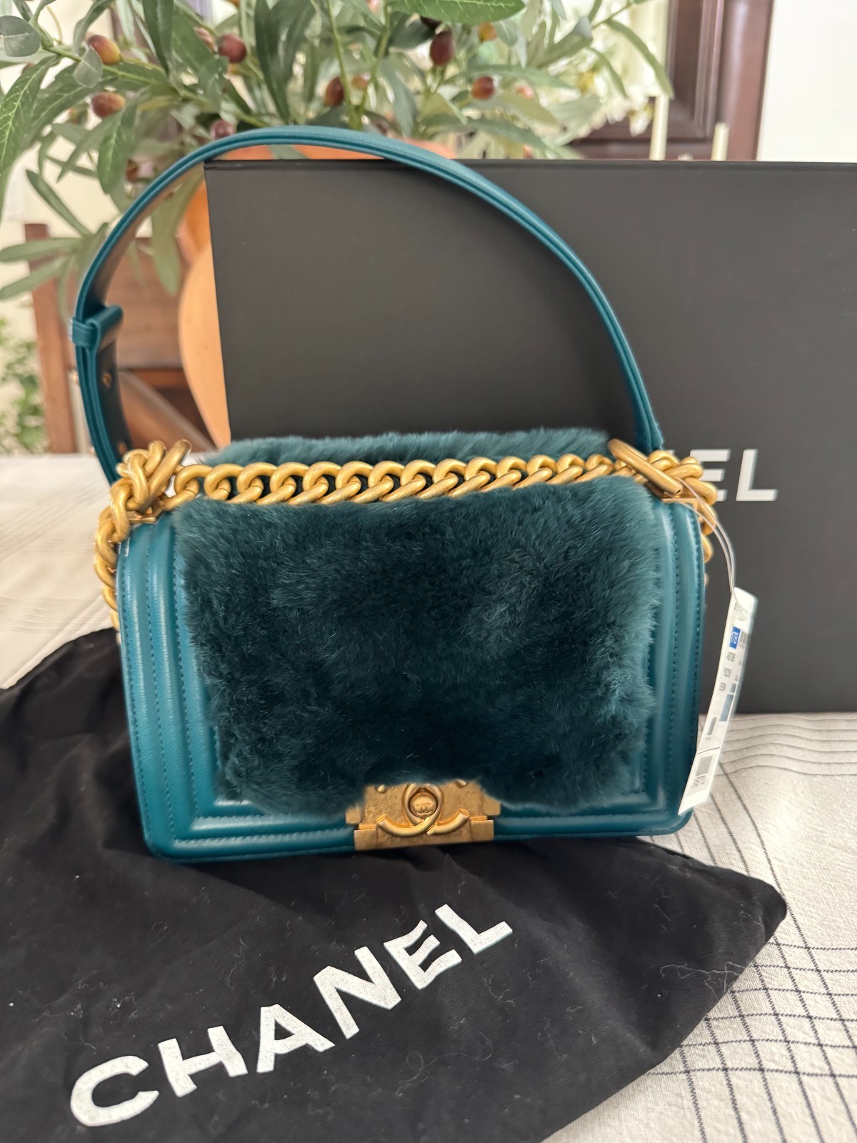 ✨ CHANEL BOY SMALL ORYLAG FUR & CALFSKIN FLAP BAG ✨