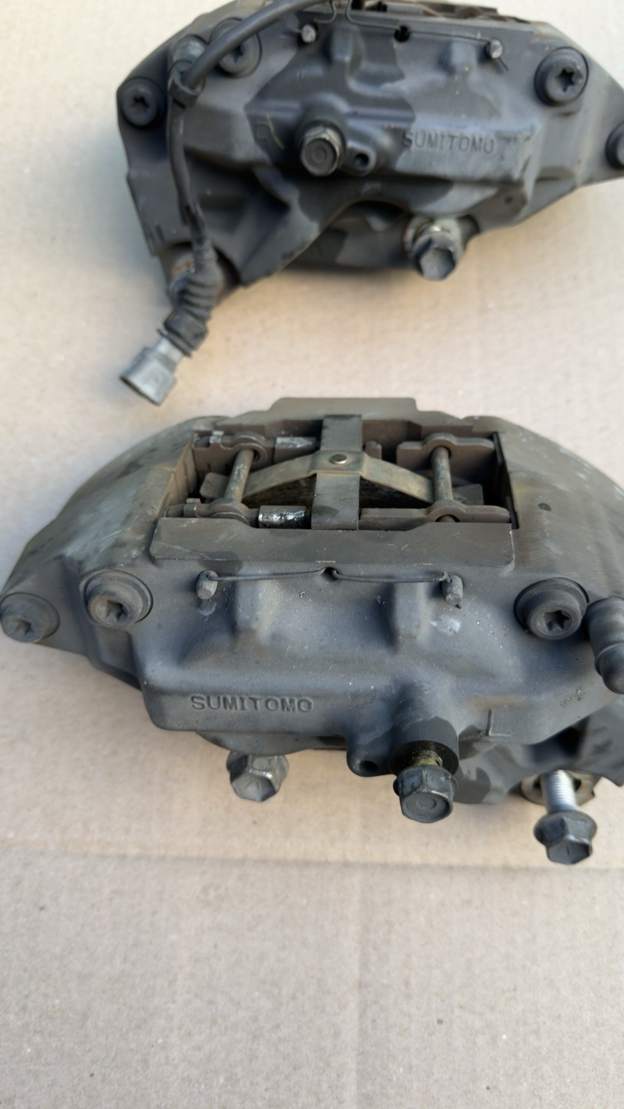1995-2000 Lexus LS400 Front Set Left Right Brake Calipers Sumitomo BBK OEM 1995-2000 Lexus LS400 Front Set Left Right Brake Calipers Sumitomo BBK OEM