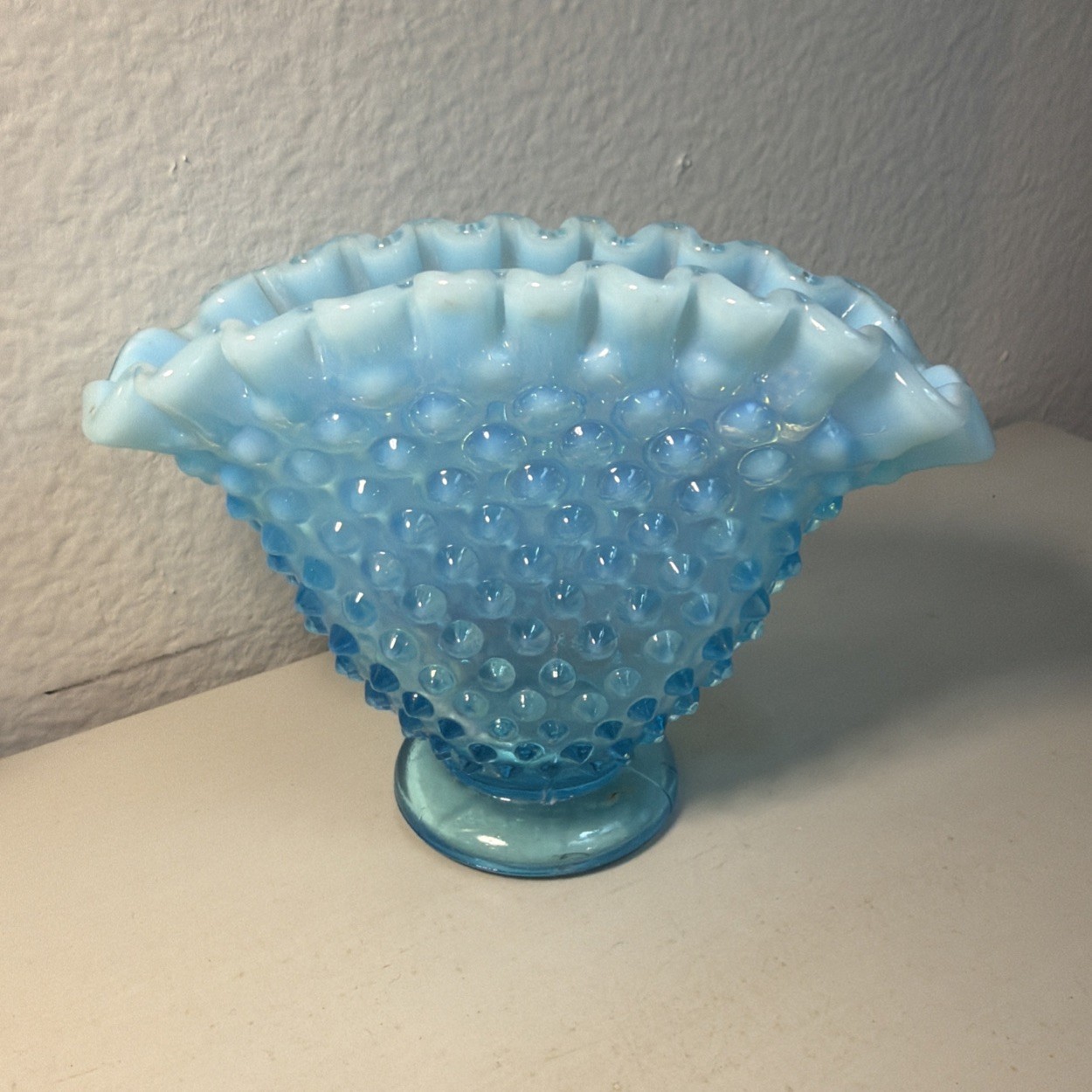 Vintage FENTON Blue Opalescent Hobnail Fan Vase Glass Ruffled Crimp Edge 3.5”H 