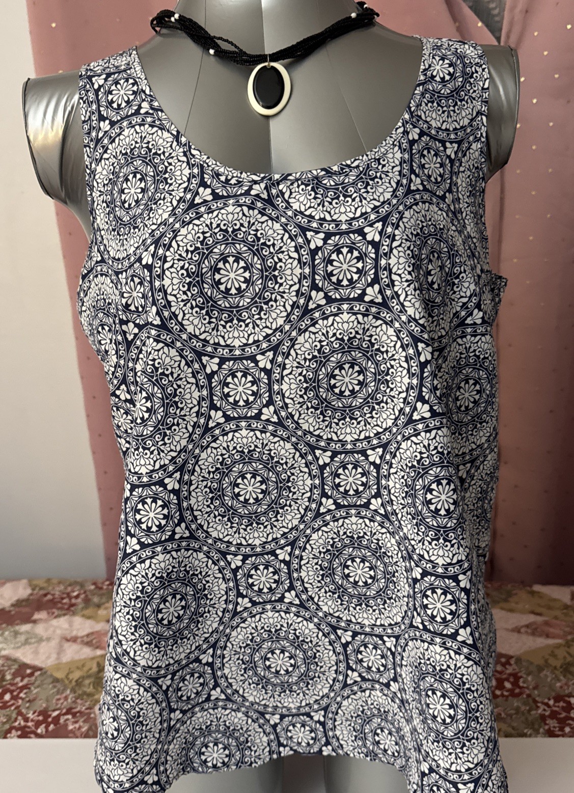 Faded glory Vintage Sleeveless Tank Top Blue White Medallion Print Sz L