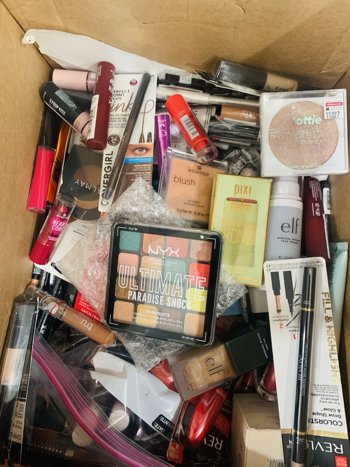 Makeup Bulk Set of 100 Mixed Makeup Lot Assorted. Great selection random Pick