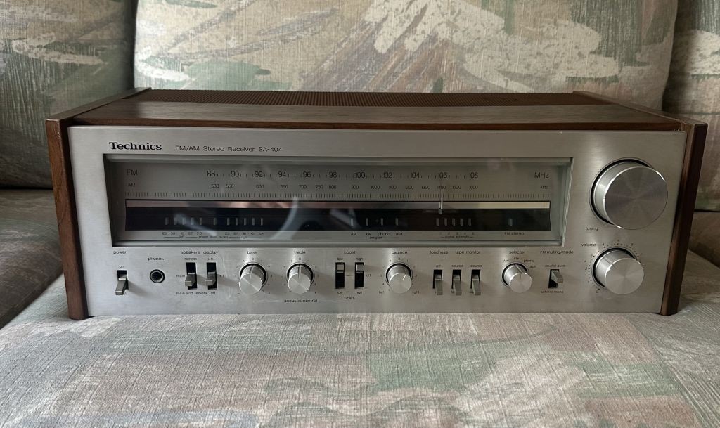 Technics SA-404 FM/AM Silver Face Stereo Receiver - Vintage Late 1970\'s Technics SA-404 FM/AM Silver Face Stereo Receiver - Vintage Late 1970\'s