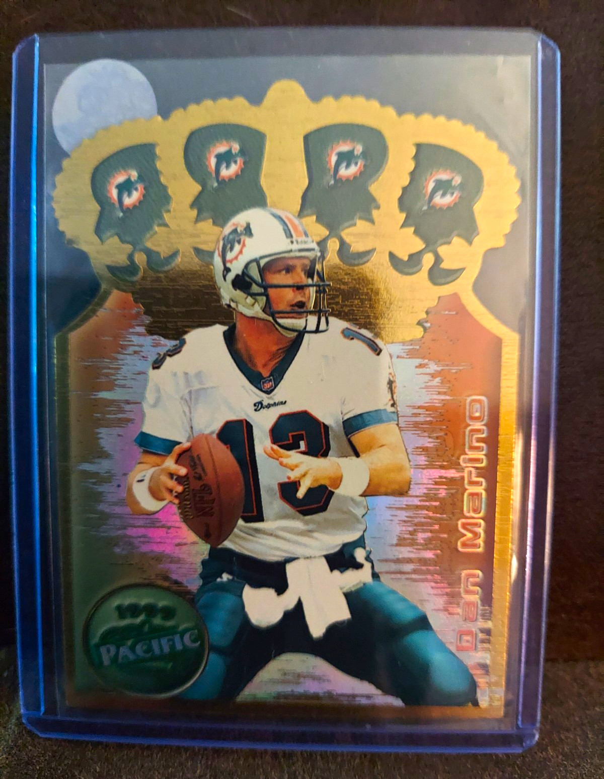 1999 Pacific - Gold Crown Die-Cuts Dan Marino #20