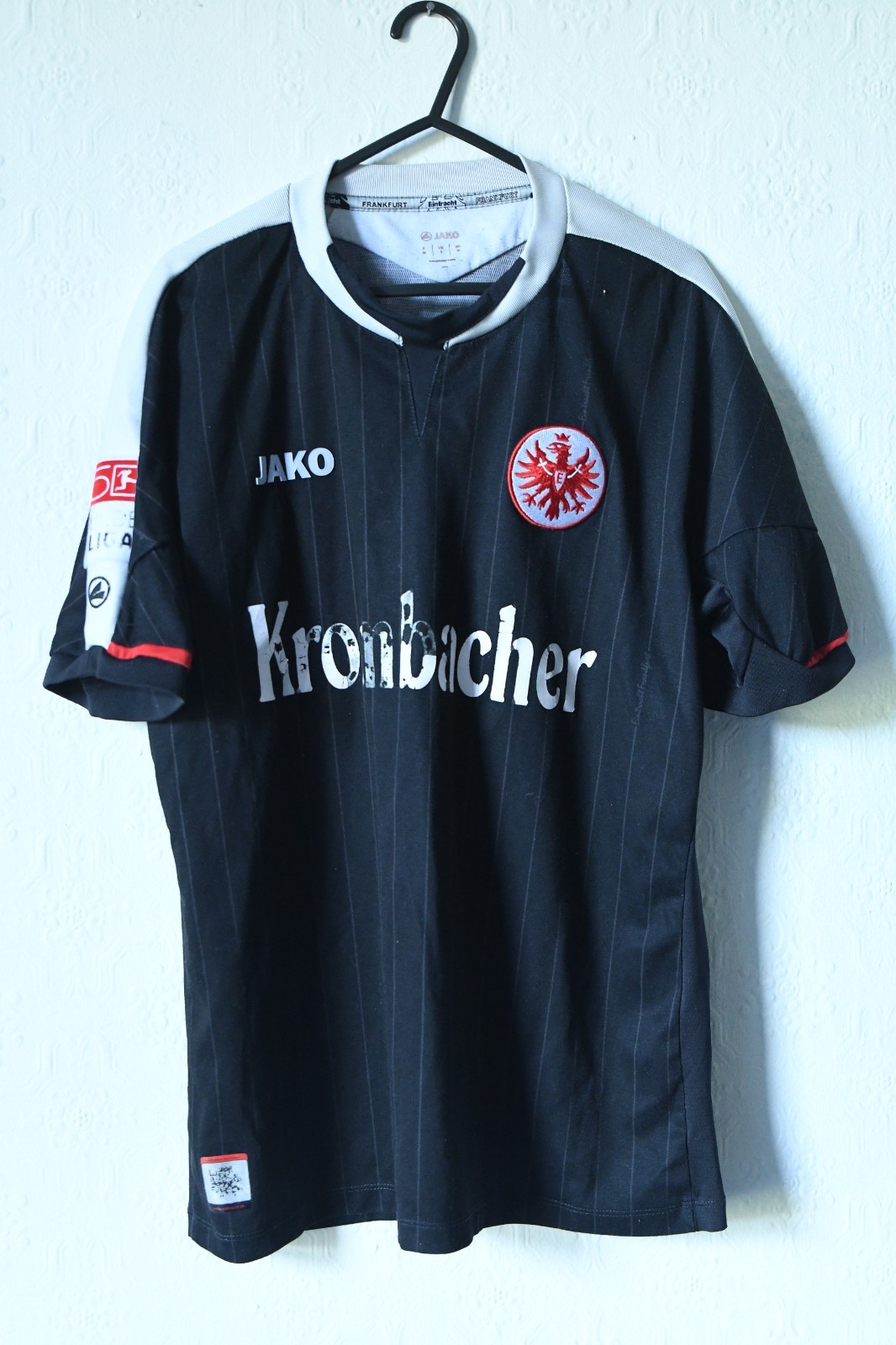Vintage 2013 Eintracht Frankfurt Football Shirt Jersey - JAKO Krombacher - Size
