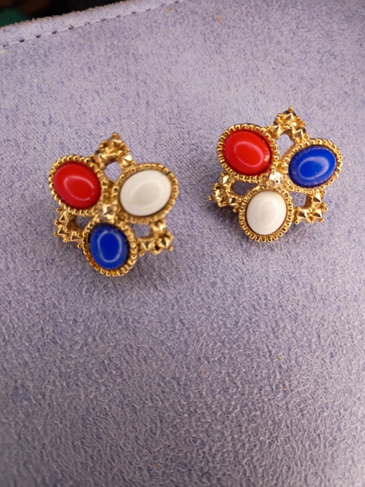 Vintage 1970s Sarah Coventry  1” Clip On Earrings Good Red White Blue