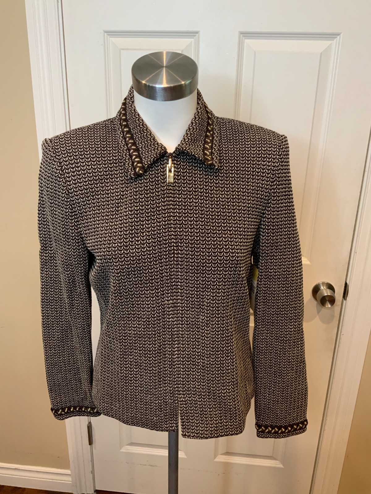 St. John Collection Brown Cream Textured Geometric Knit Zip Front Collared Sze 4