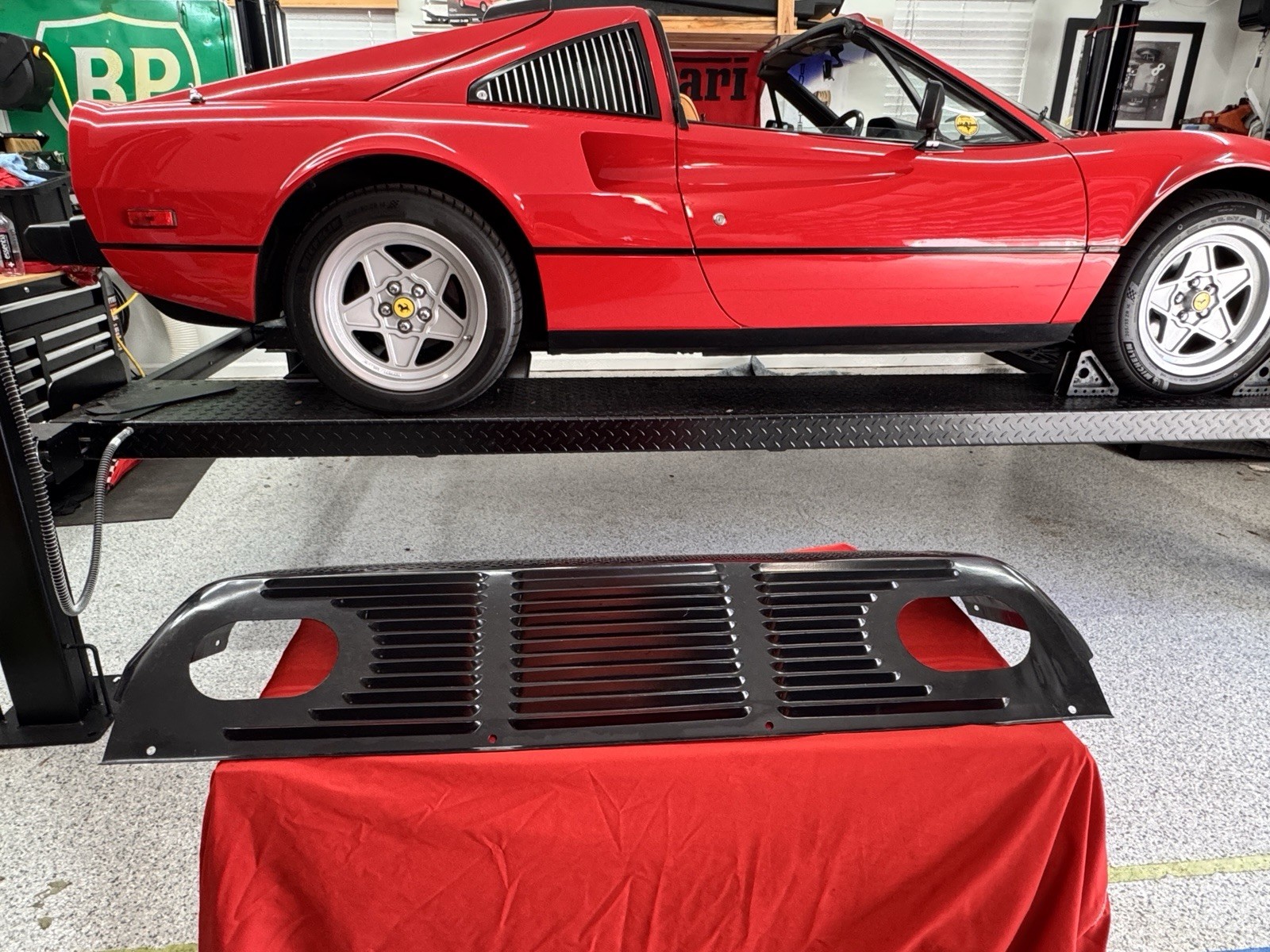 Ferrari 308 GTS GTB Exhaust Grill 60404407