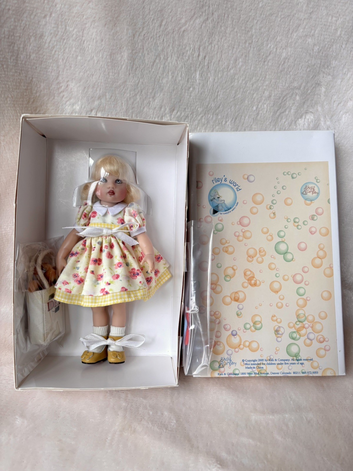 Helen Kish/ Riley’s World / Idex Susie / 2006 LE Convention Exclusive MIB Helen Kish/ Riley’s World / Idex Susie / 2006 LE Convention Exclusive MIB