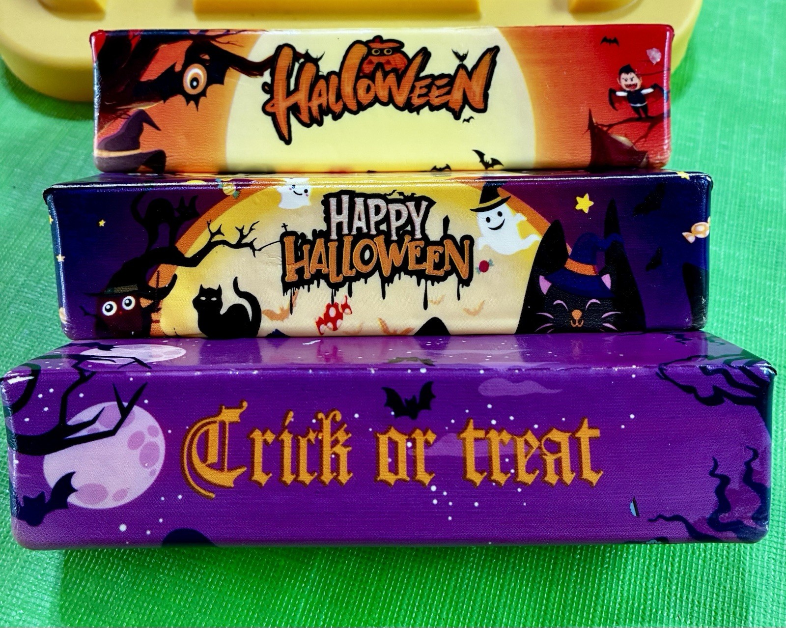 SALE Halloween Theme Foam Butter incredible Artwork Lot of 12 w/ Display Box SALE Halloween Theme Foam Butter incredible Artwork Lot of 12 w/ Display Box