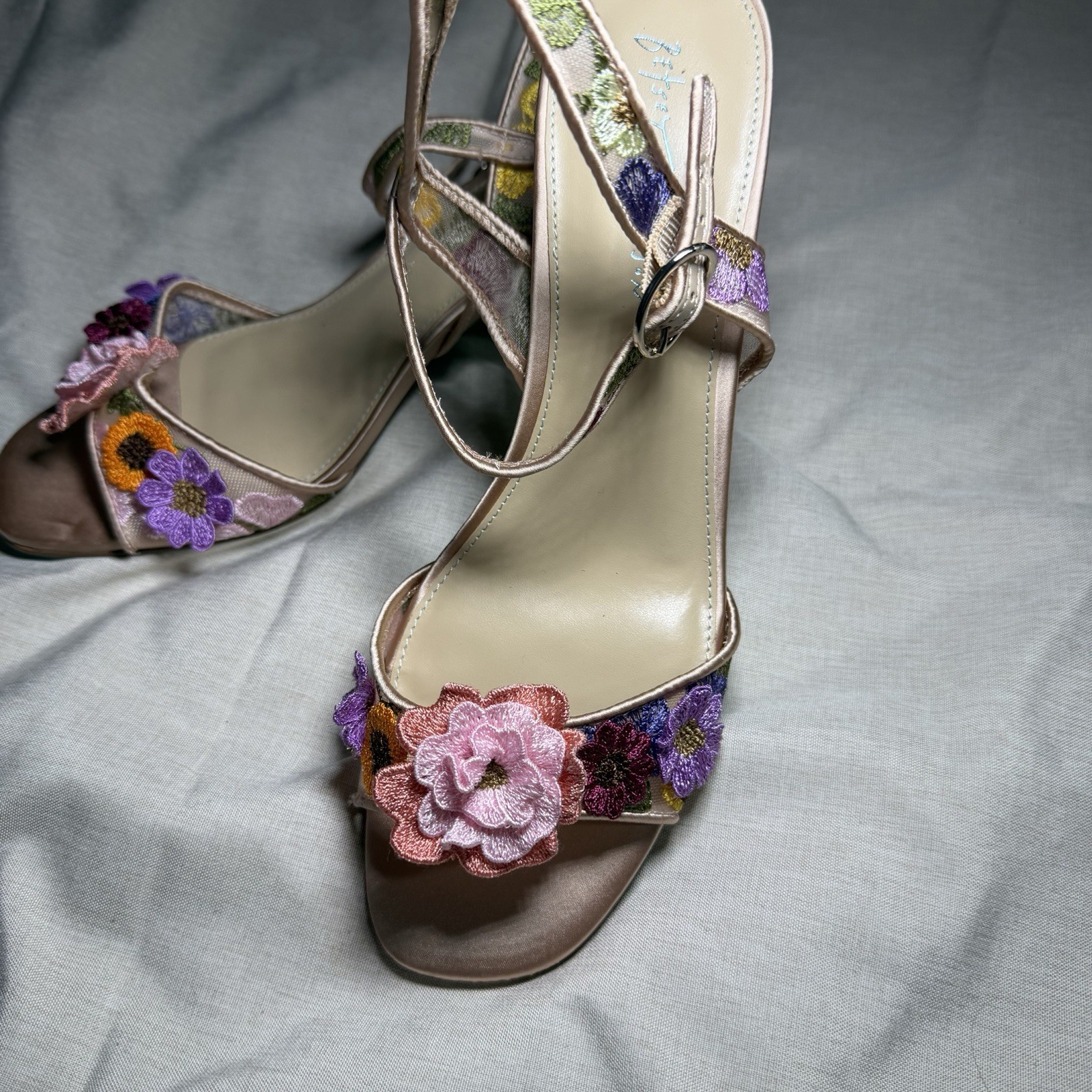 Women’s Multicolor Floral Embroidered 3D Flower Ankle Strap Open Toe 10M