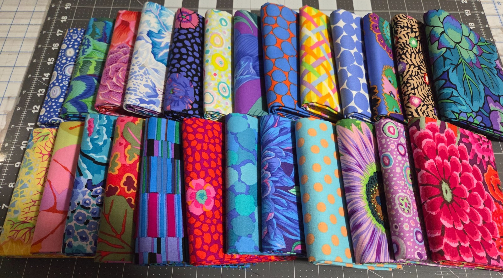 Mystery Box 25 Yards Kaffe Fassett Fabric - One Yard Each - 100% Cotton Fabric Mystery Box 25 Yards Kaffe Fassett Fabric - One Yard Each - 100% Cotton Fabric