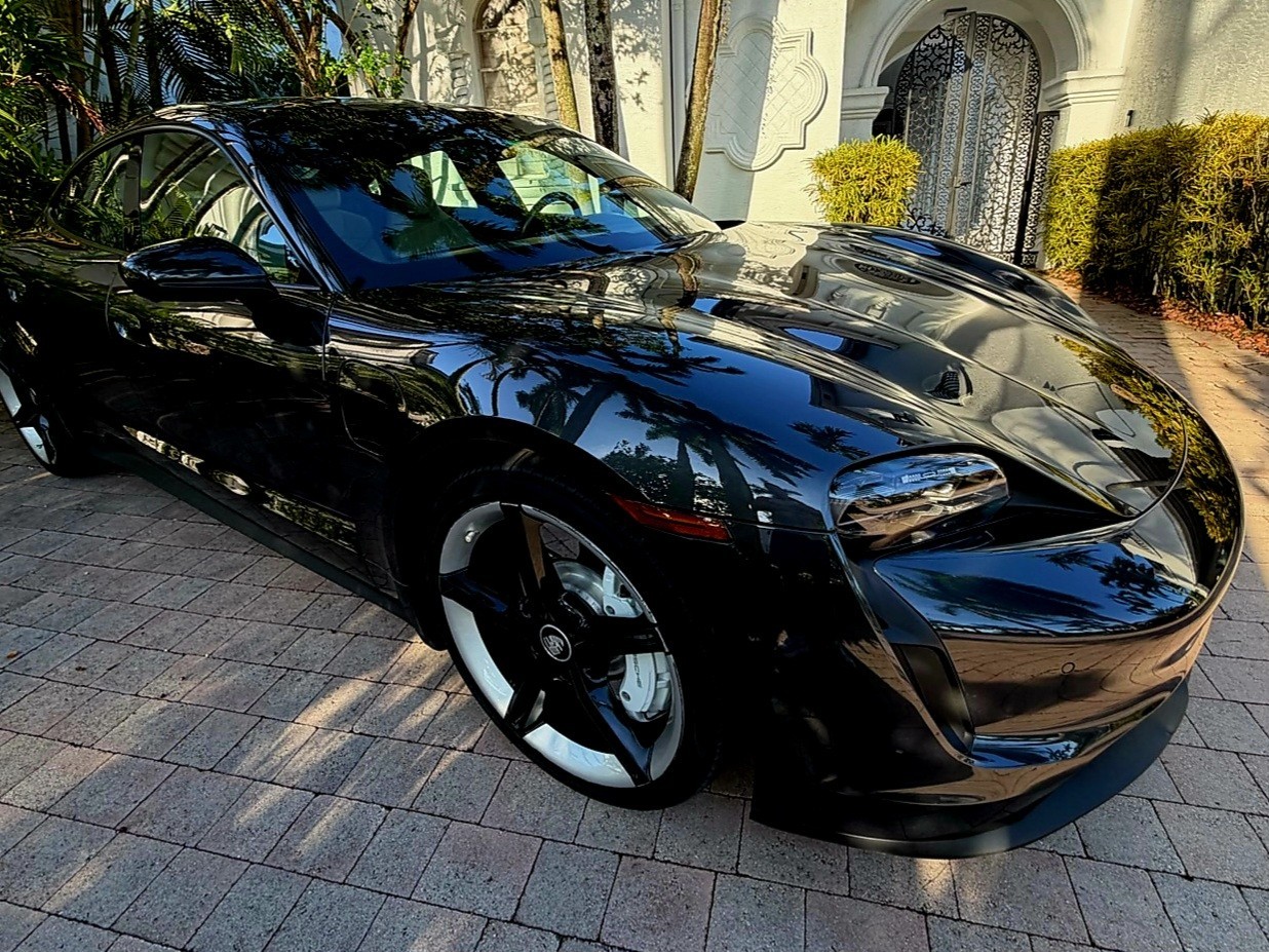 2022 Porsche Taycan 2022 Porsche Taycan