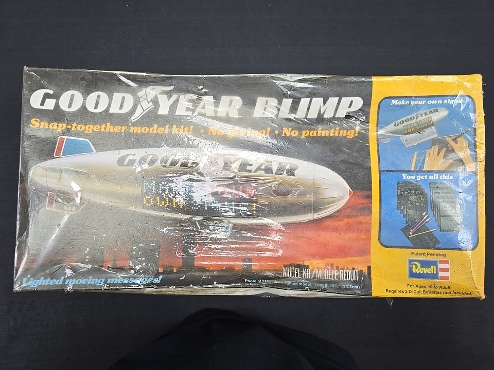 Revell 1:169 Goodyear Blimp, Create Custom Sign 1977 Model Kit 4-999, Sealed