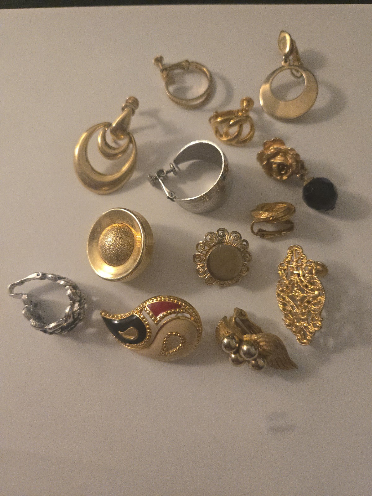 Vintage Lot of Single Earrings Kramer Signed Gold Tone Clip-Ons Vintage Lot of Single Earrings Kramer Signed Gold Tone Clip-Ons