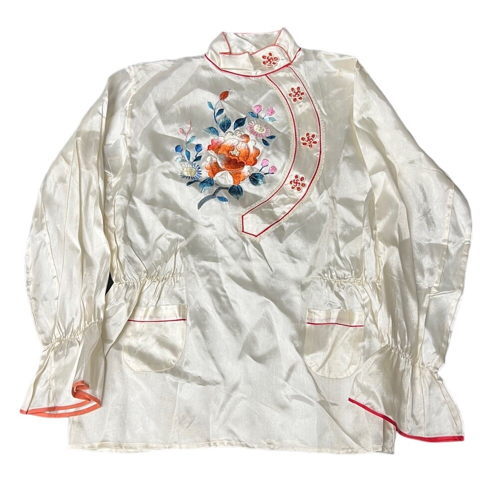 Antique VTG 1940s 50s Japanese Embroidered Silk Blouse Flowers Kimono Pajamas
