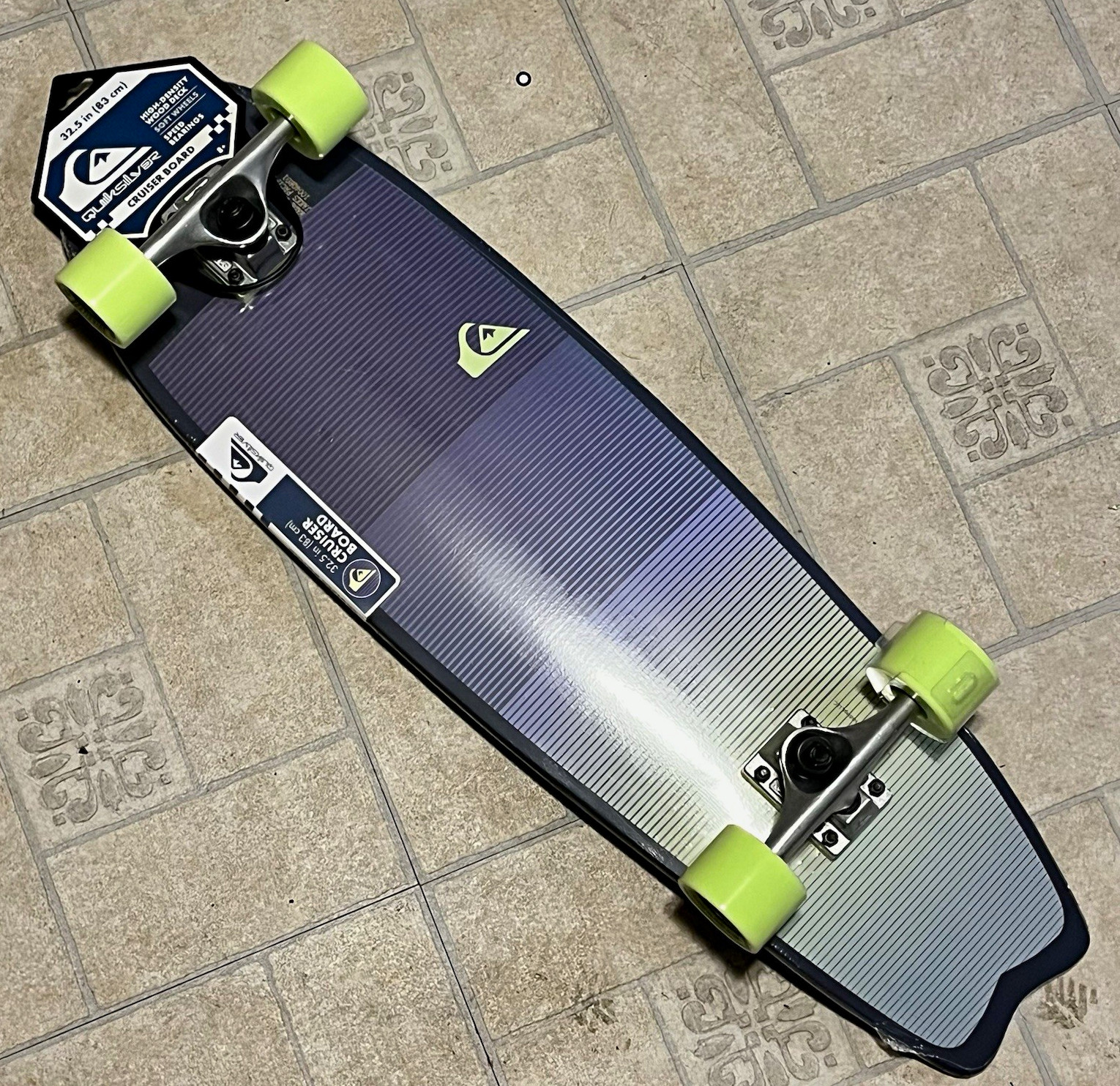Quiksilver Cruiser Board 32.5in Black/Green Complete Cruiser Skateboard Quiksilver Cruiser Board 32.5in Black/Green Complete Cruiser Skateboard