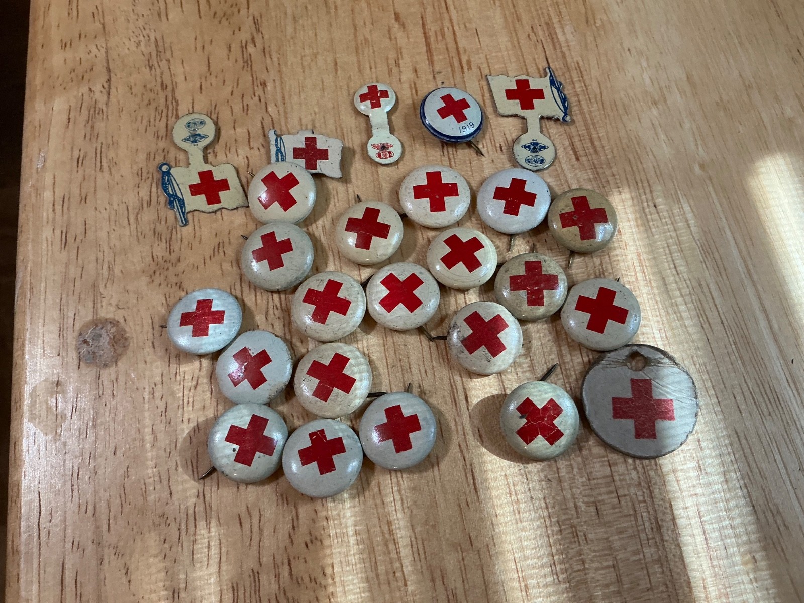 Vtg Lot 25 American Red Cross Pins Buttons WWI 1919 Annual Roll Call Drive