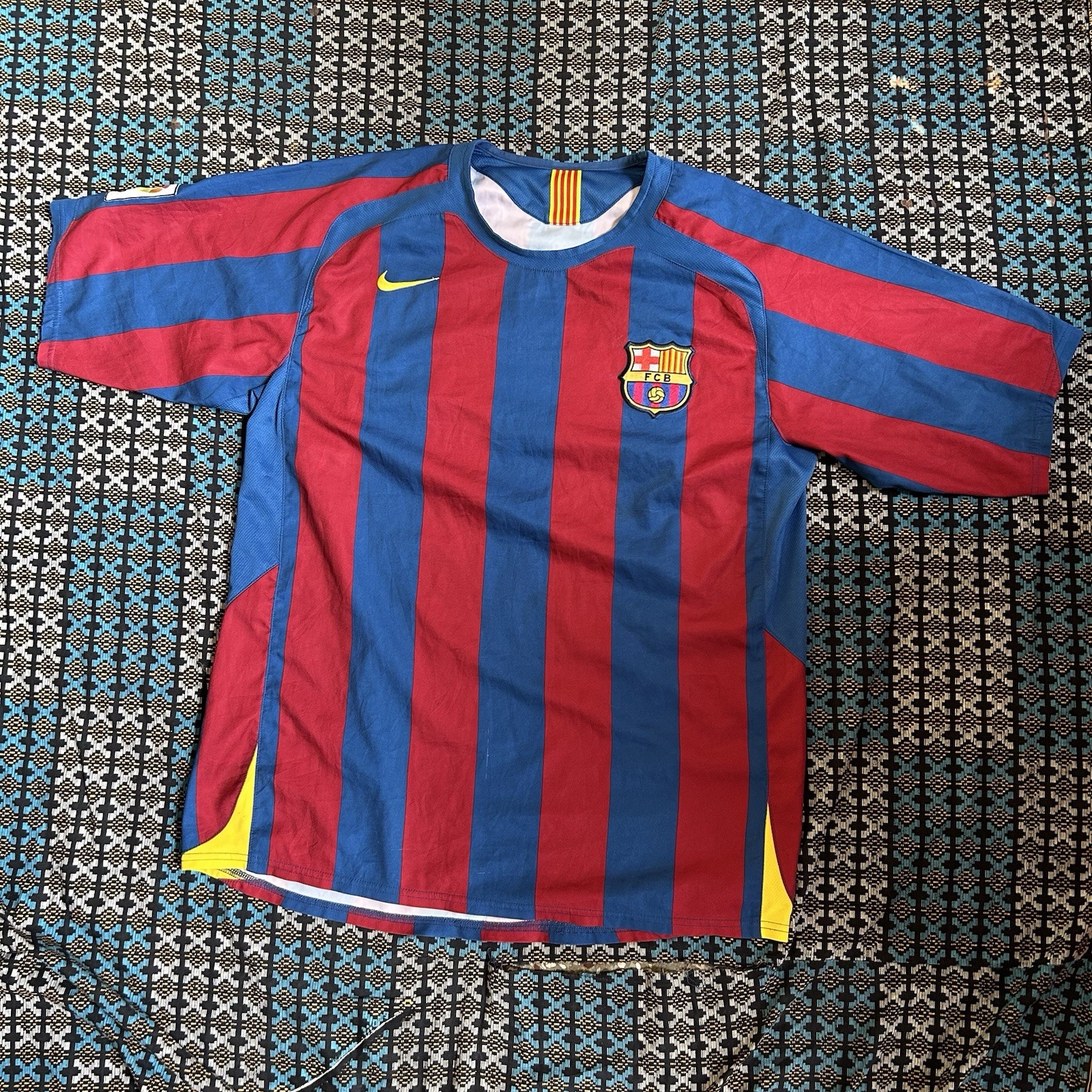 Vintage 2005/06 Nike FC Barcelona Away (Authentic) Football Jersey Size M Vintage 2005/06 Nike FC Barcelona Away (Authentic) Football Jersey Size M