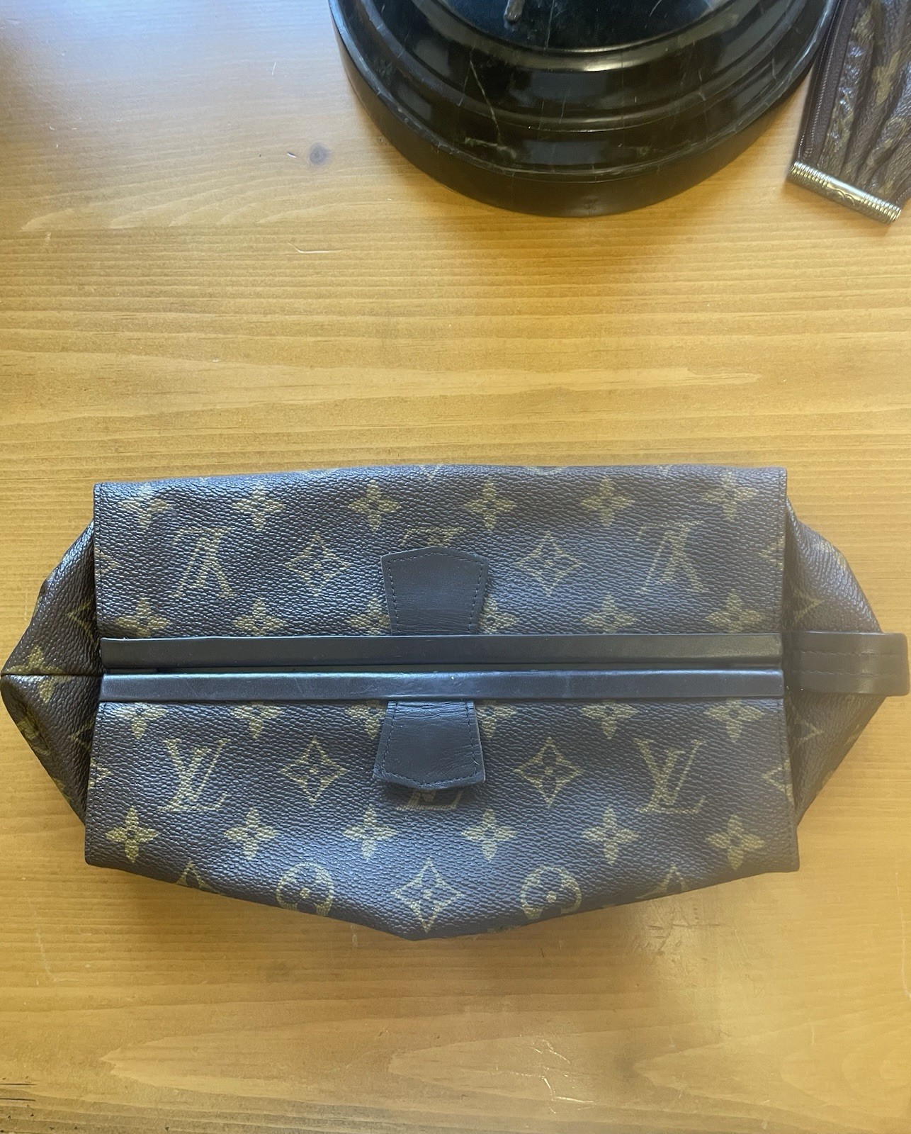 ✨VTG 1970s Louis Vuitton French Co. Cosmetic Bag🇺🇸Made Under License EXCELLENT